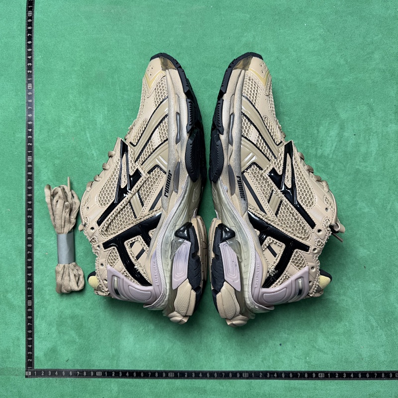 BALENCIAGA SNEAKERS (36)