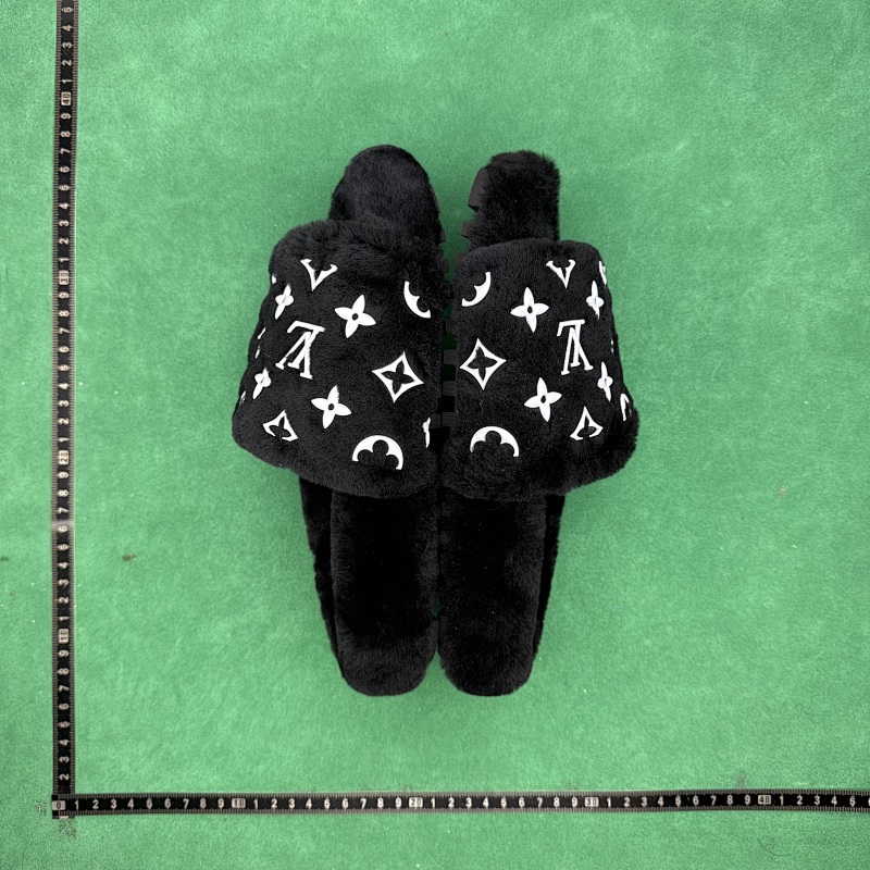LOUIS VUITTON SNEAKERS (361)