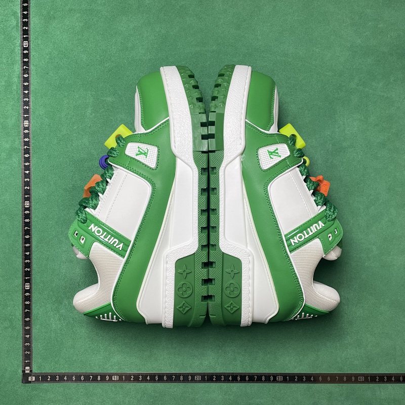 LOUIS VUITTON SNEAKERS (294)