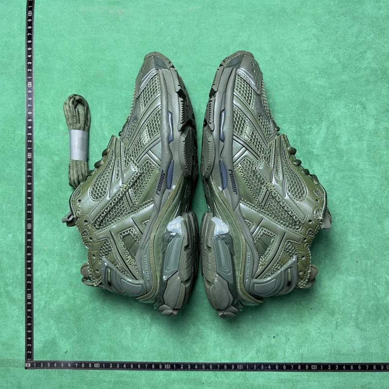 BALENCIAGA SNEAKERS (33)