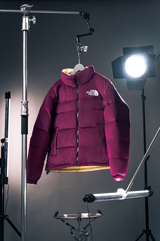 TNF羽绒服