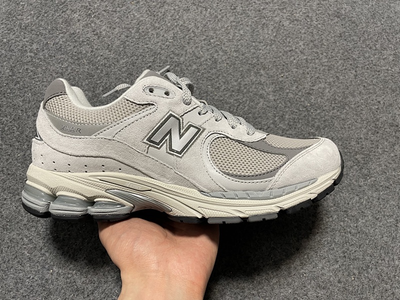 M NEW BALANCE 2002R银灰