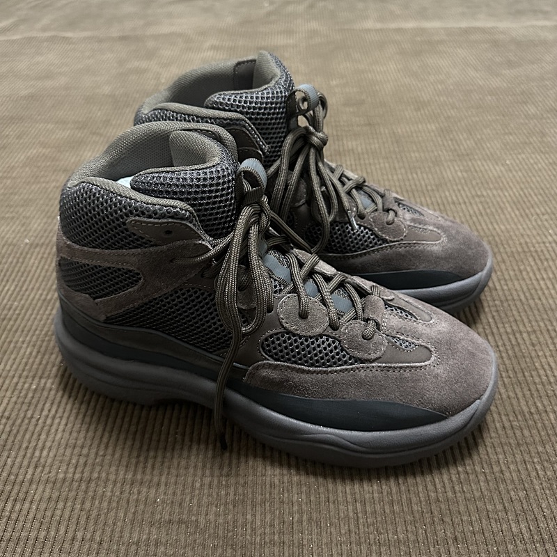 YEEZY DRST BOOTS (2)