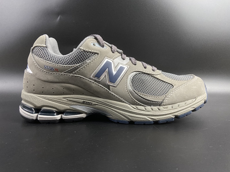 ZC new balance 2002R