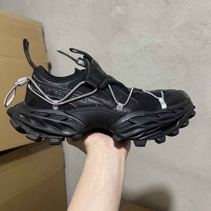 XA BALENCIAGA HIKE