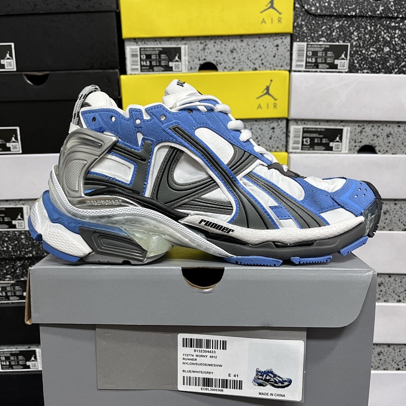 BALENCIAGA RUNNER (7.5) (19)