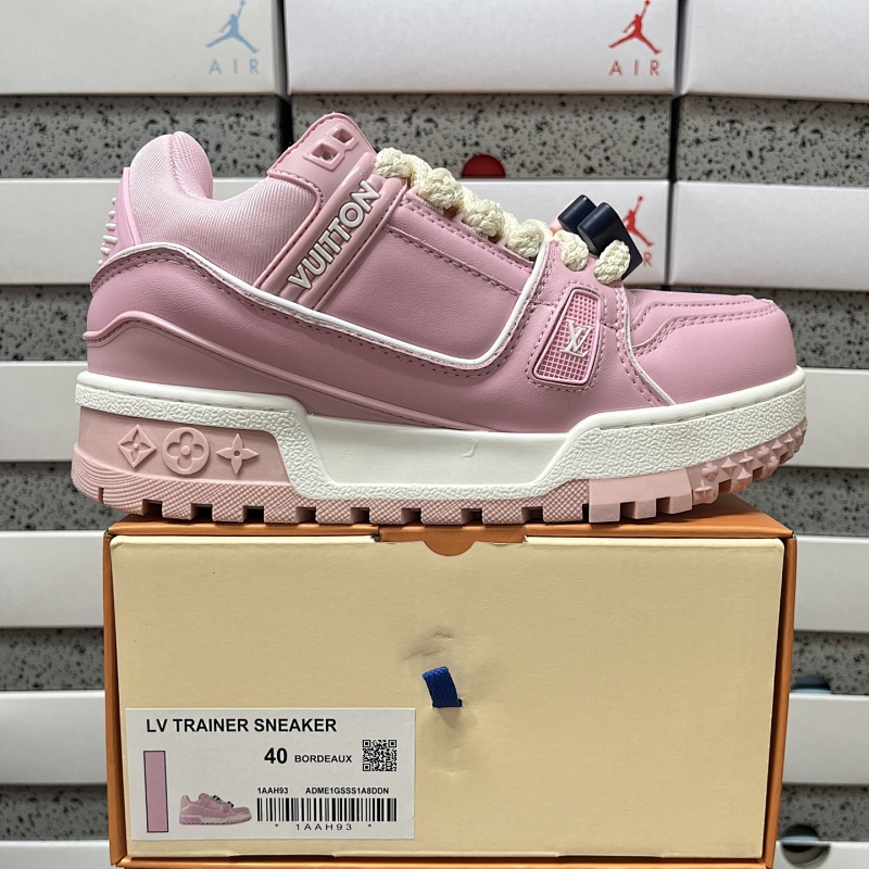 LOUIS VUITTON LV Trainer Sneaker (11)