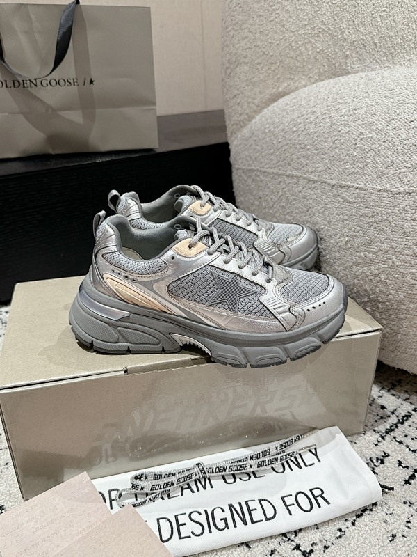 GOLDEN GOOSE (104)