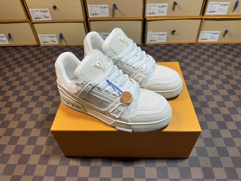 Louis Vuitton 1V Trainer (8)