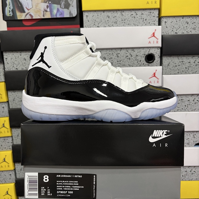 JORDAN 11 (33)