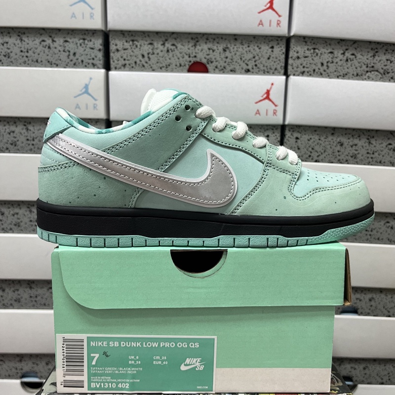 Nike SB Dunk Low Pro OG QS