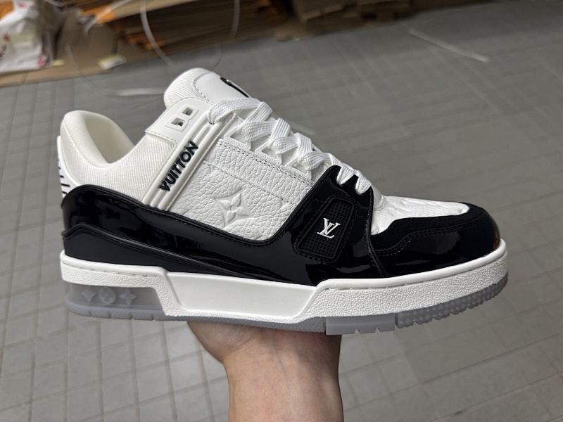 LOUIS VUITTON 1V Trainer (7)
