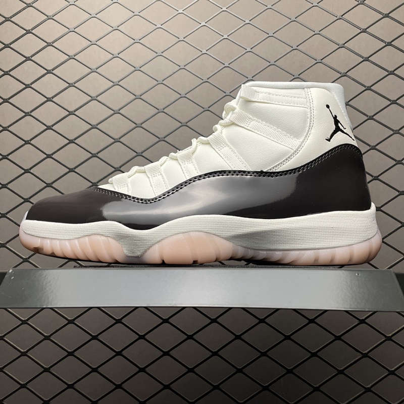 JORDAN 11 (23)
