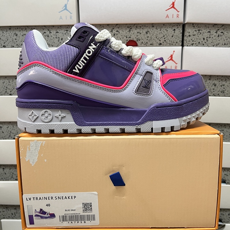 LOUIS VUITTON LV Trainer Sneaker (13)