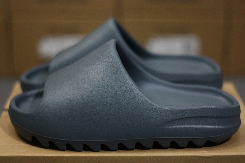 YEEZY SLIDE (6)