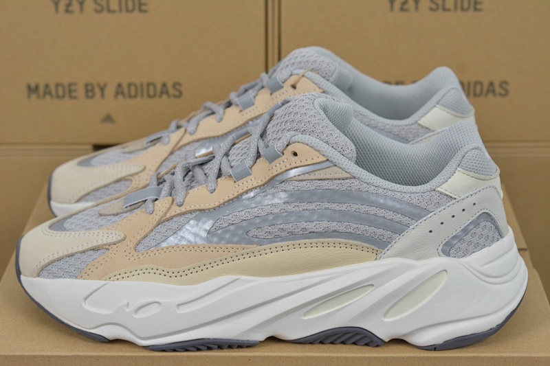 YEEZY 700 V2 Cream