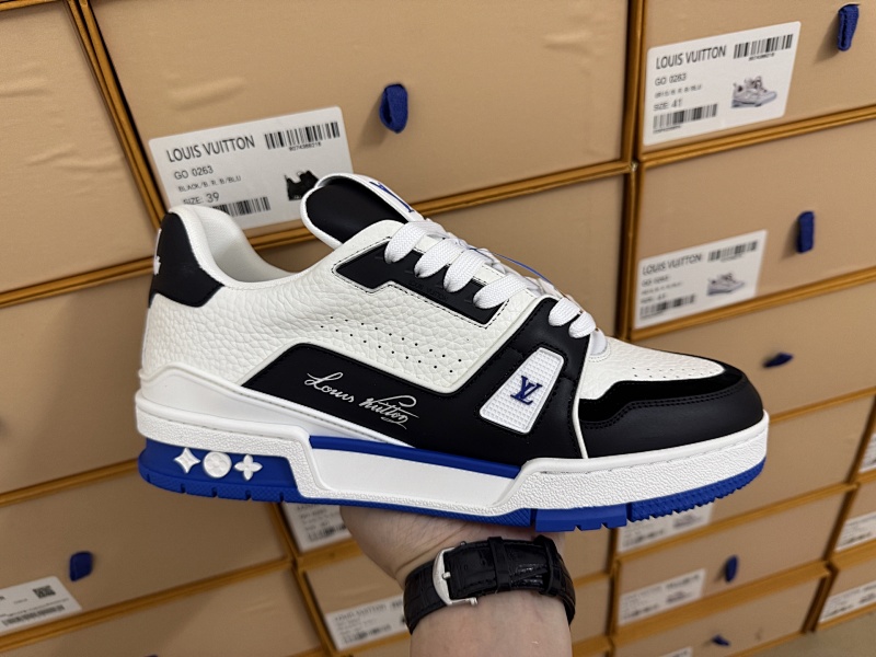 LOUIS VUITTON 1V Trainer (35)