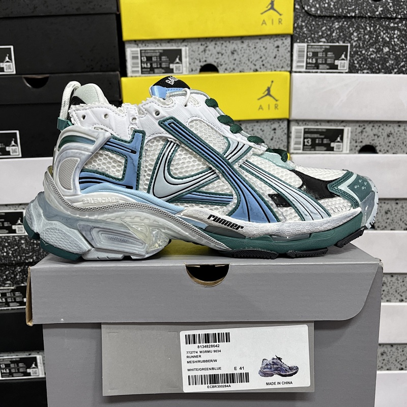 BALENCIAGA RUNNER (7.5) (10)