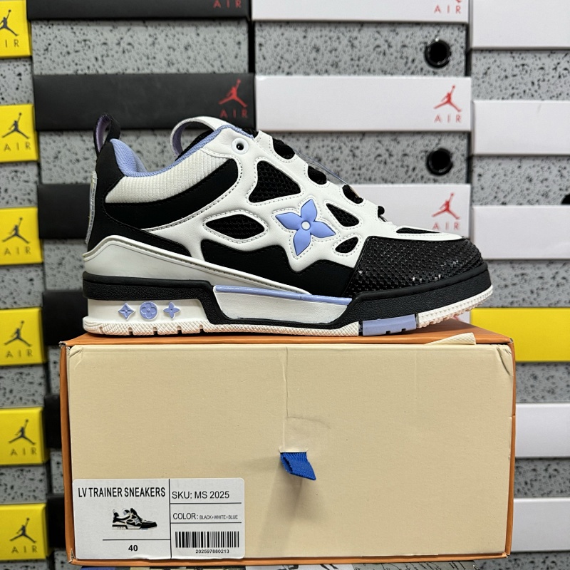LOUIS VUITTON LV Trainer Sneakers (3)