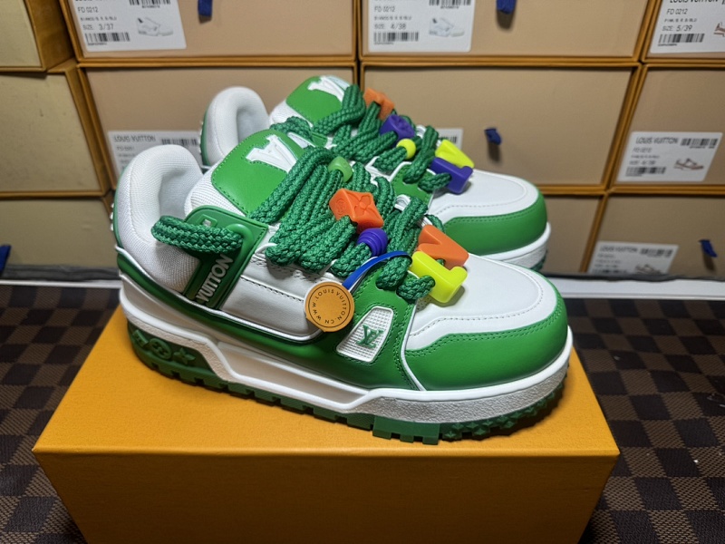 LOUIS VUITTON Trainer Maxi (8)