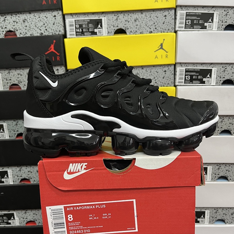 NIKE VAPORMAX PLUS (2)