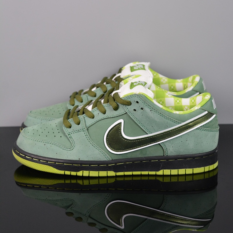 NIKE Dunk Low 'Green Lobster'