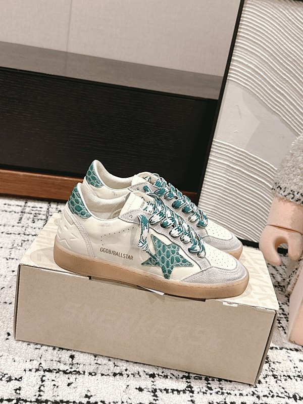 GOLDEN GOOSE (66)