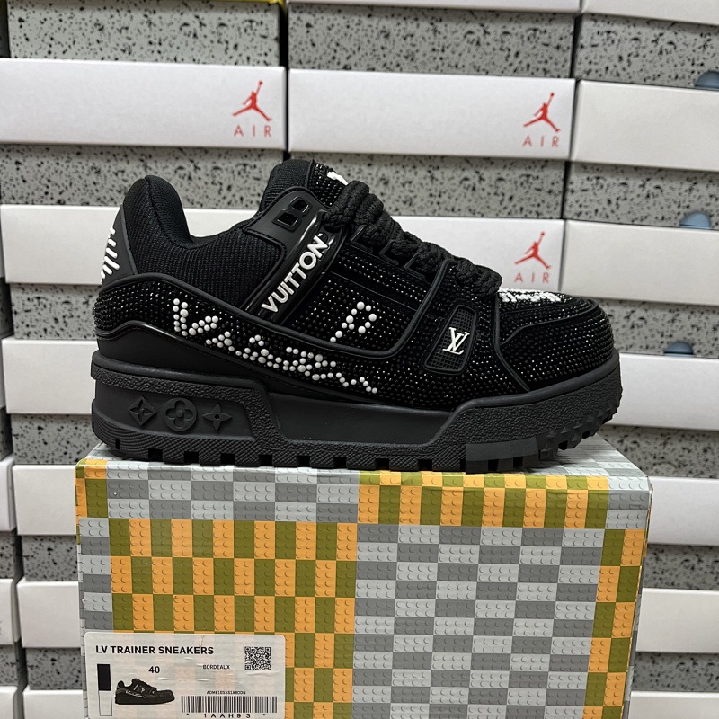 LOUIS VUITTON 190Y TG Batch Trainer (2)
