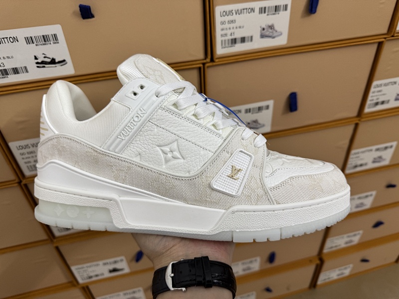 LOUIS VUITTON 1V Trainer White Denim