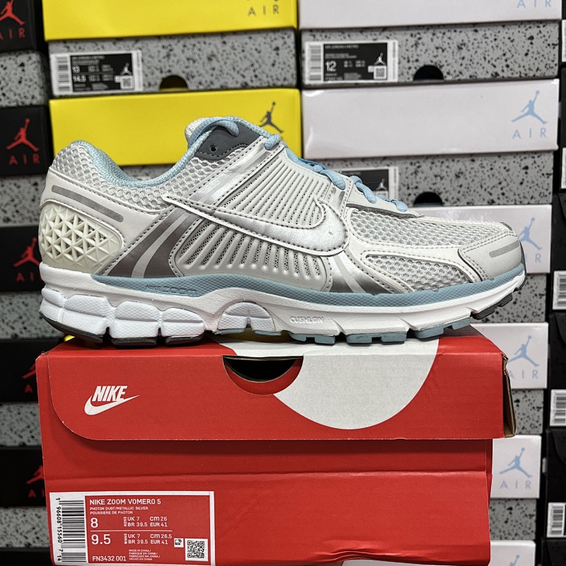 NIKE VOMERO 5 (32)
