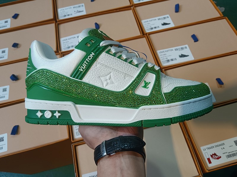 LOUIS VUITTON 1V Trainer (48)