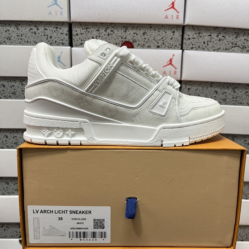 LOUIS VUITTON LV Arch Licht Sneaker (3)