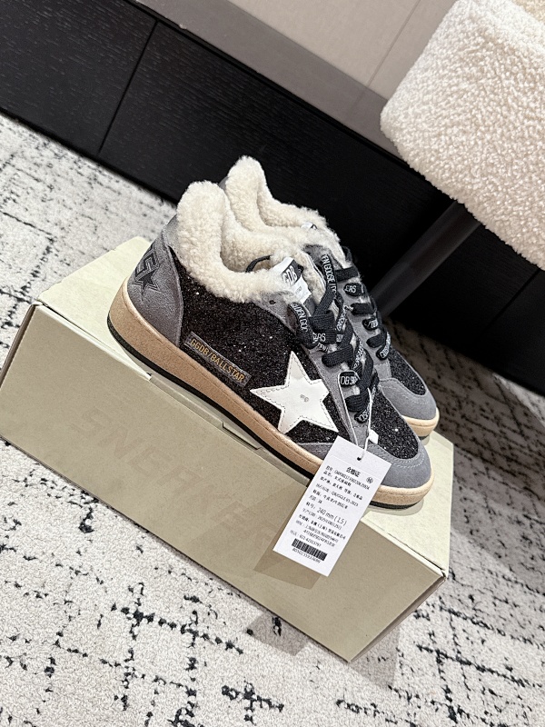 GOLDEN GOOSE (15)