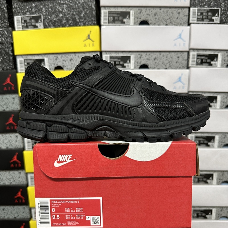 NIKE VOMERO 5 (7)
