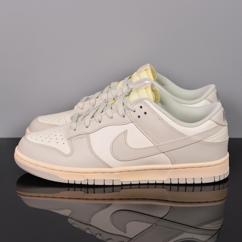 NIKE Dunk Low "Bone"