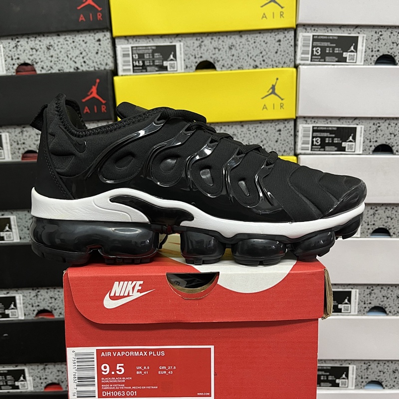NIKE VAPORMAX PLUS (5)
