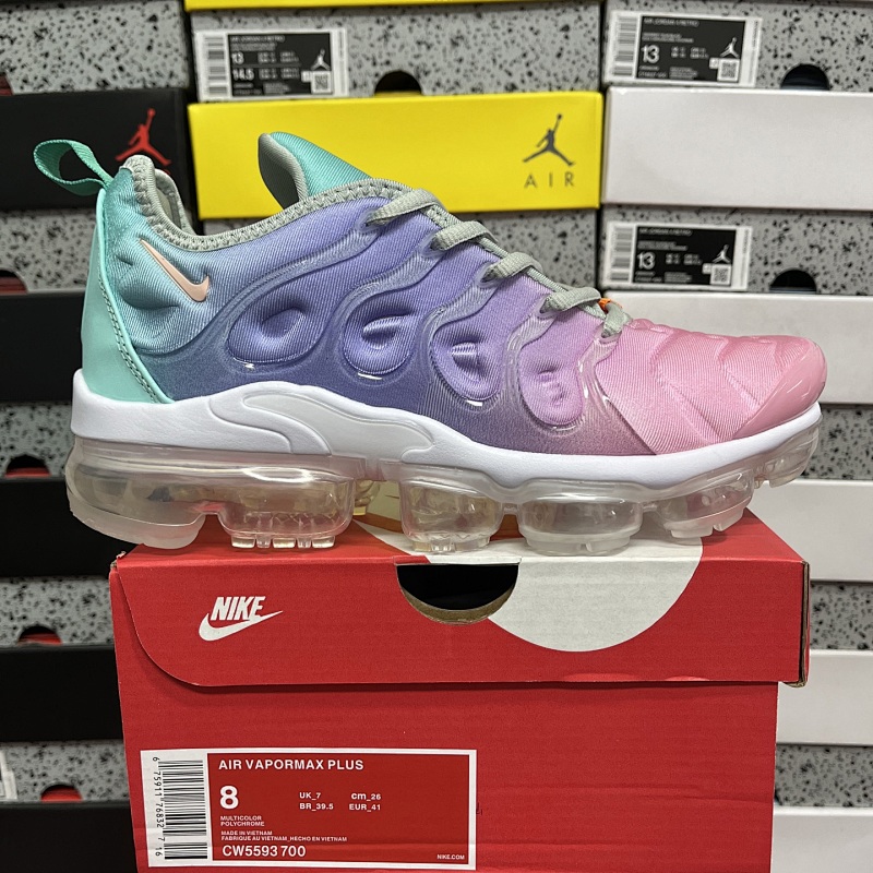 NIKE VAPORMAX PLUS (7)
