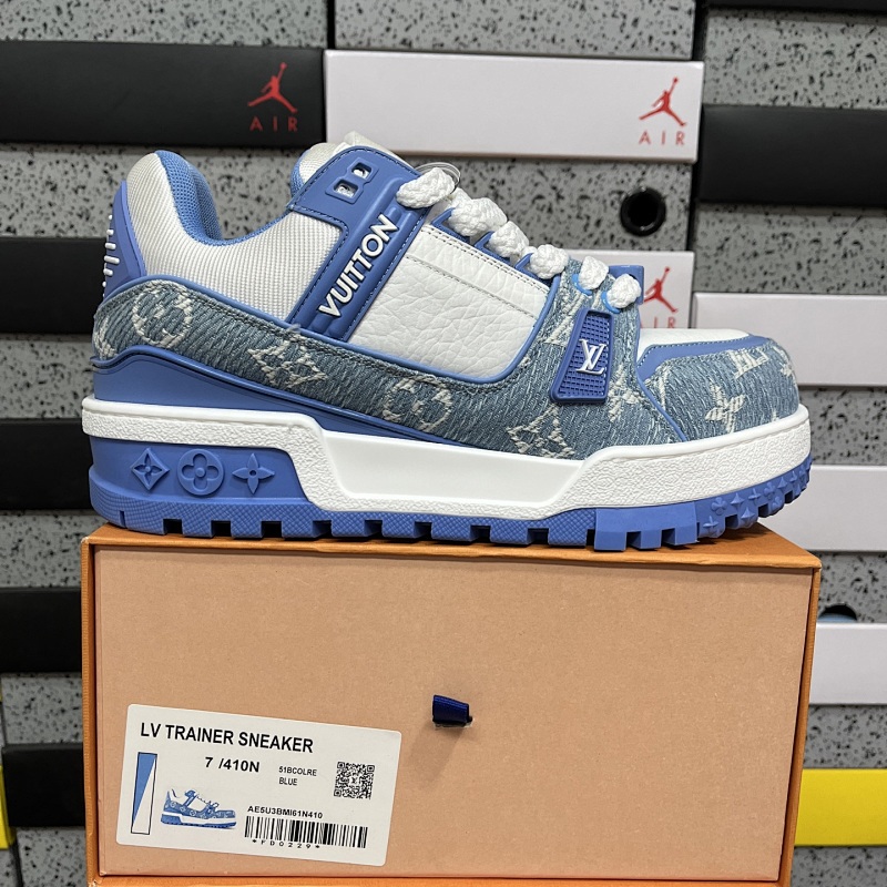 LOUIS VUITTON LV Trainer Sneaker (22)