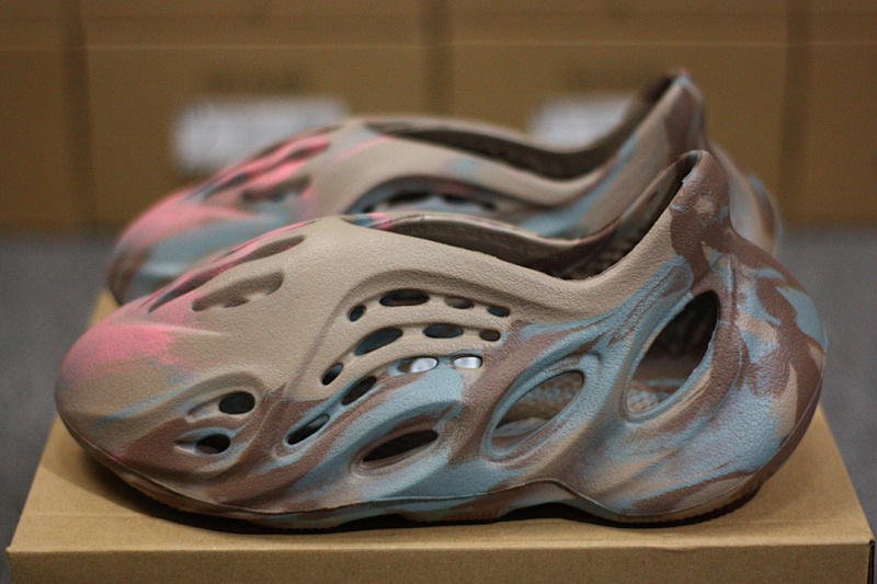 YEEZY Foam RNNR (7)