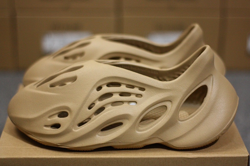 YEEZY Foam RNNR