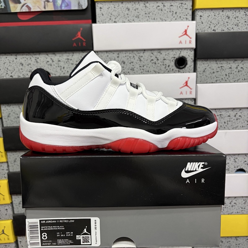 JORDAN 11 (16)