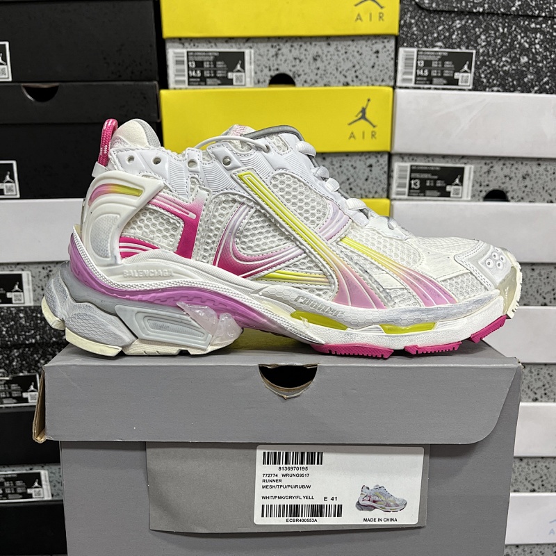 BALENCIAGA RUNNER (7.5) (11)