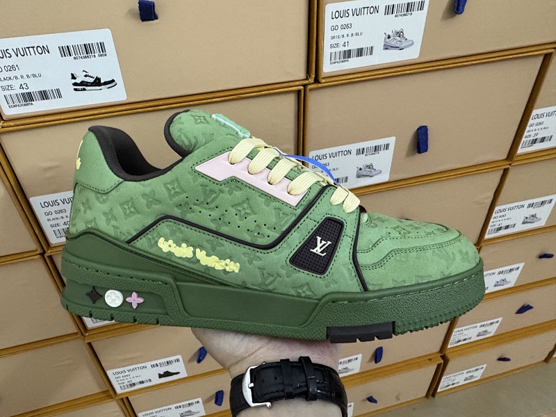 LOUIS VUITTON 1V Trainer Green Collaboration