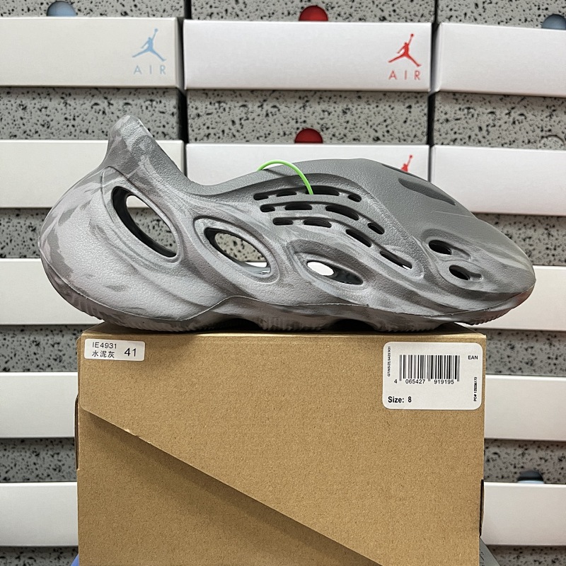 YEEZY FOAM RUNNER (3)