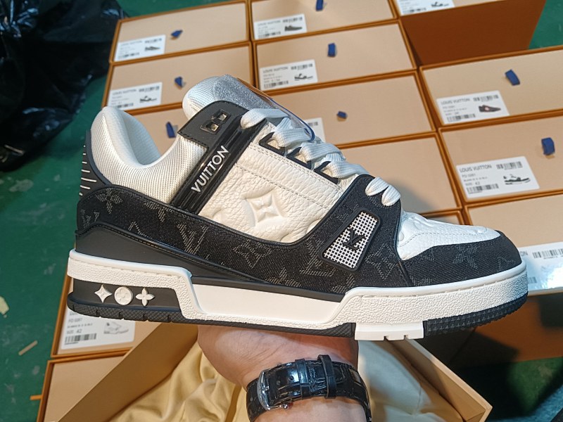 LOUIS VUITTON 1V Trainer Black Denim