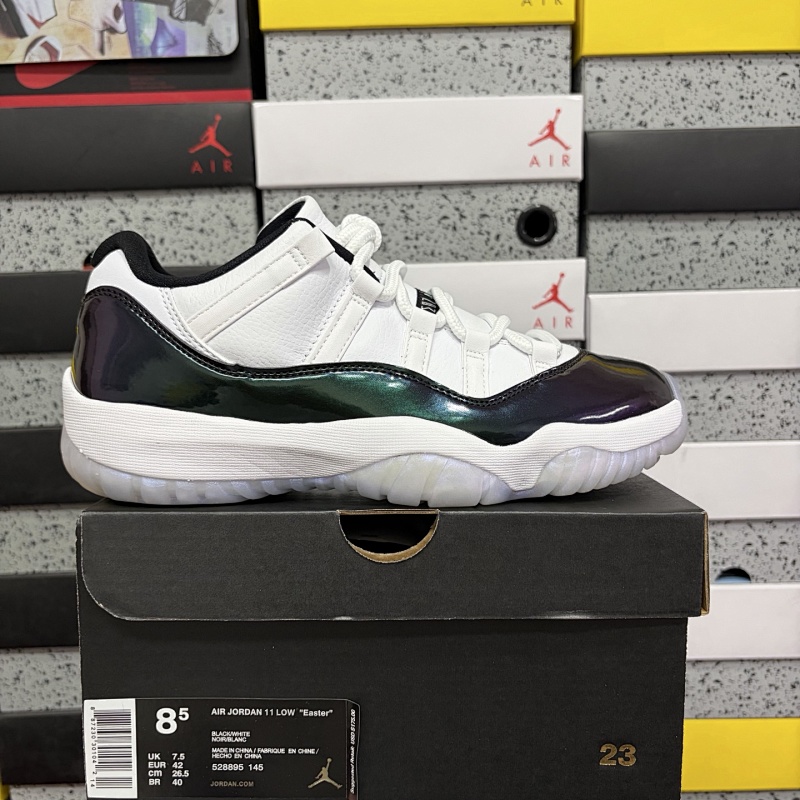 JORDAN 11 (12)
