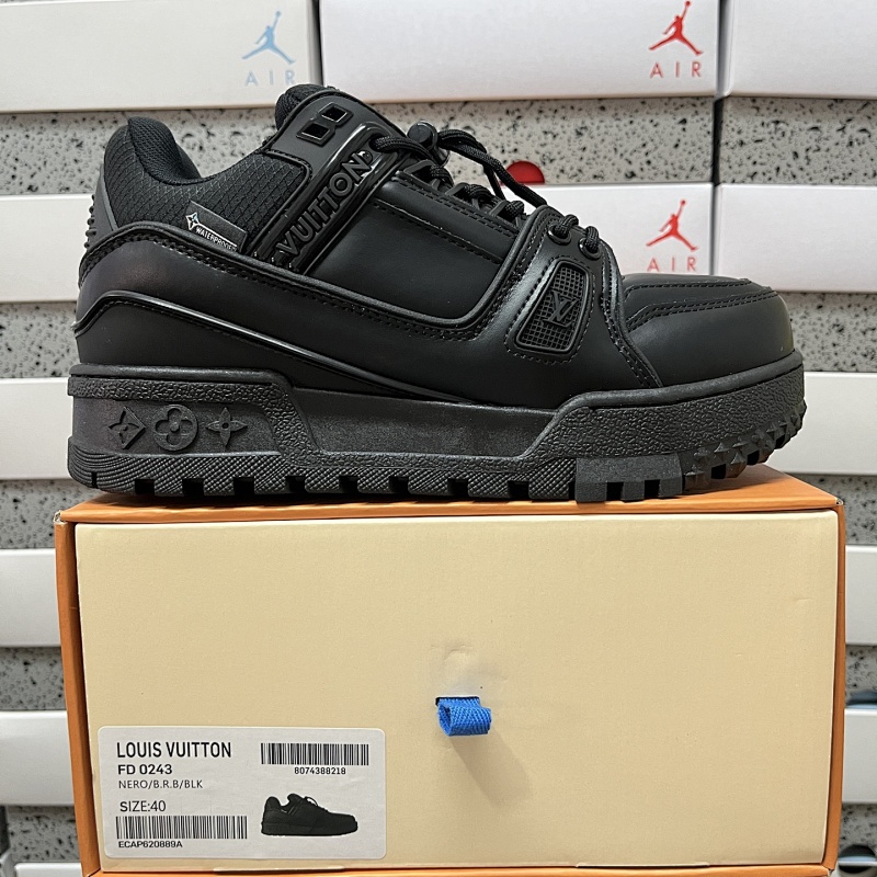 Louis Vuitton Trainer Max Black