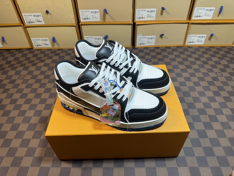 LOUIS VUITTON 1V Trainer Panda