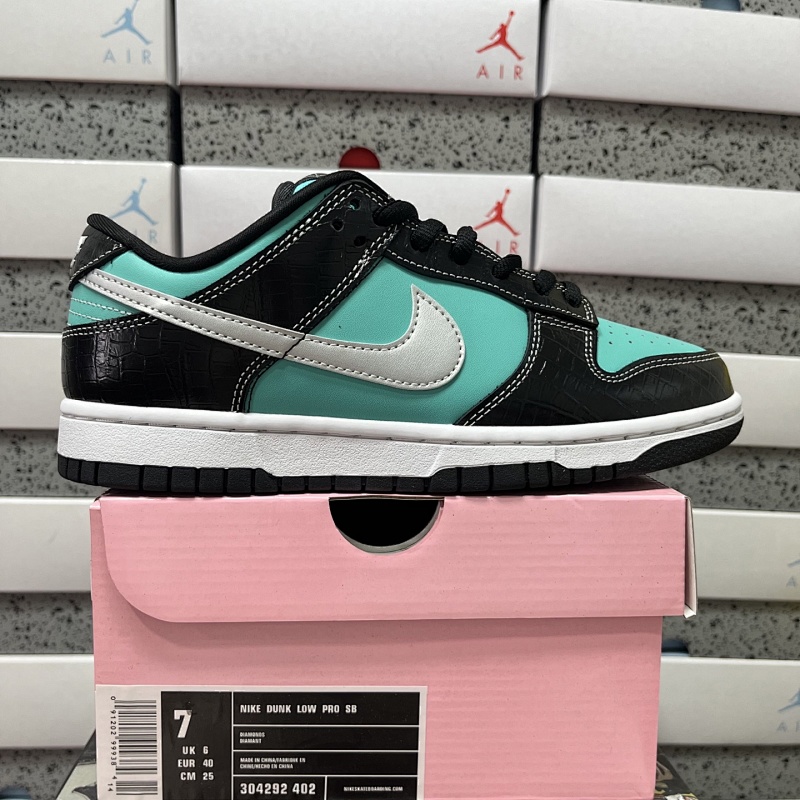 NIKE Dunk Low Pro SB