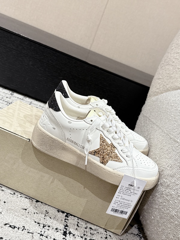 GOLDEN GOOSE (42)